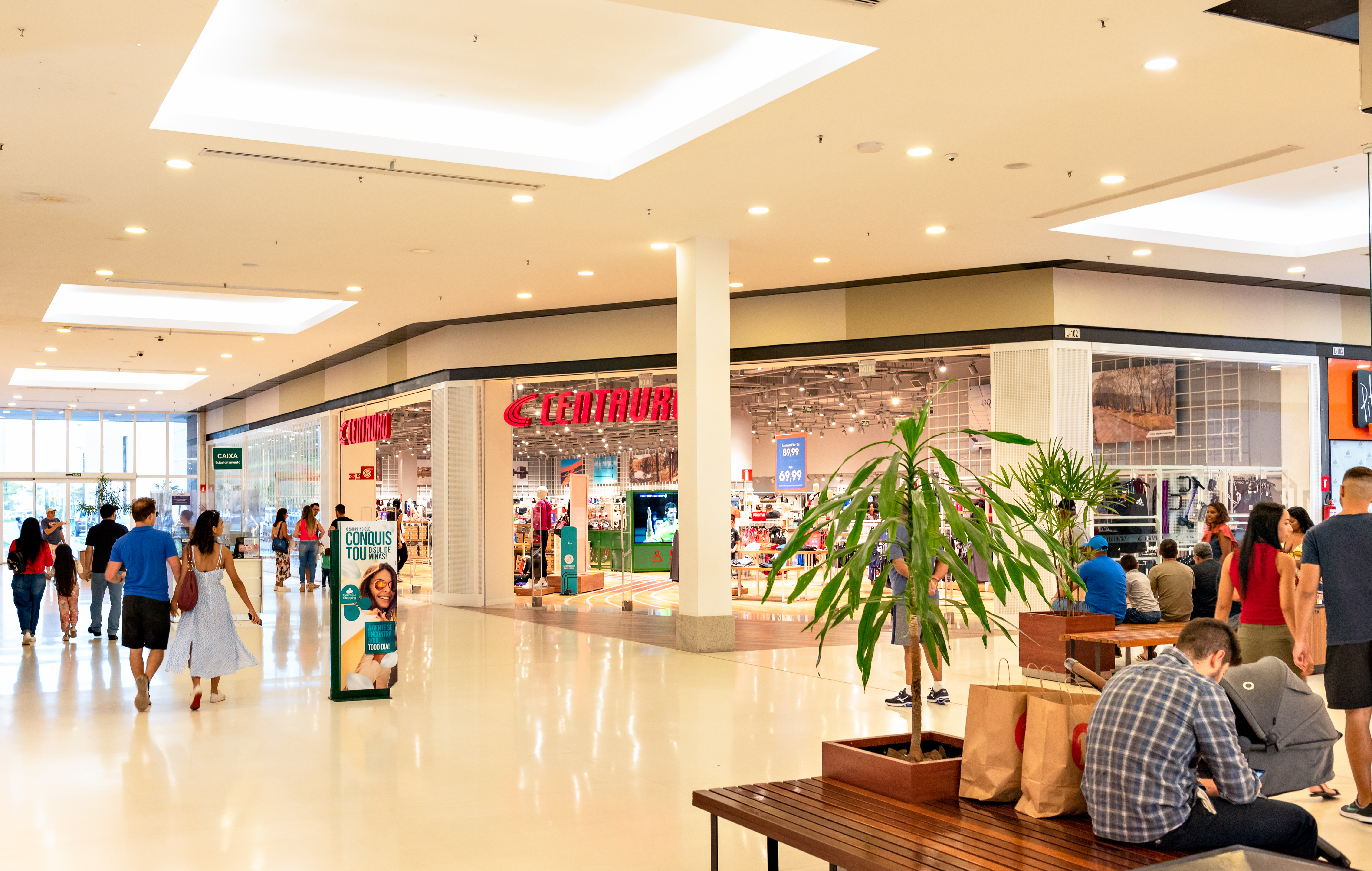 Interior do SerraSul Shopping